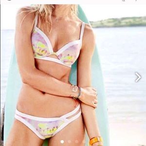 VS bikini